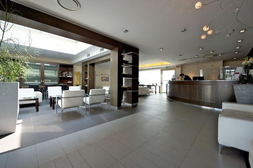 Hotel Mercure Bergamo Aeroporto 4*